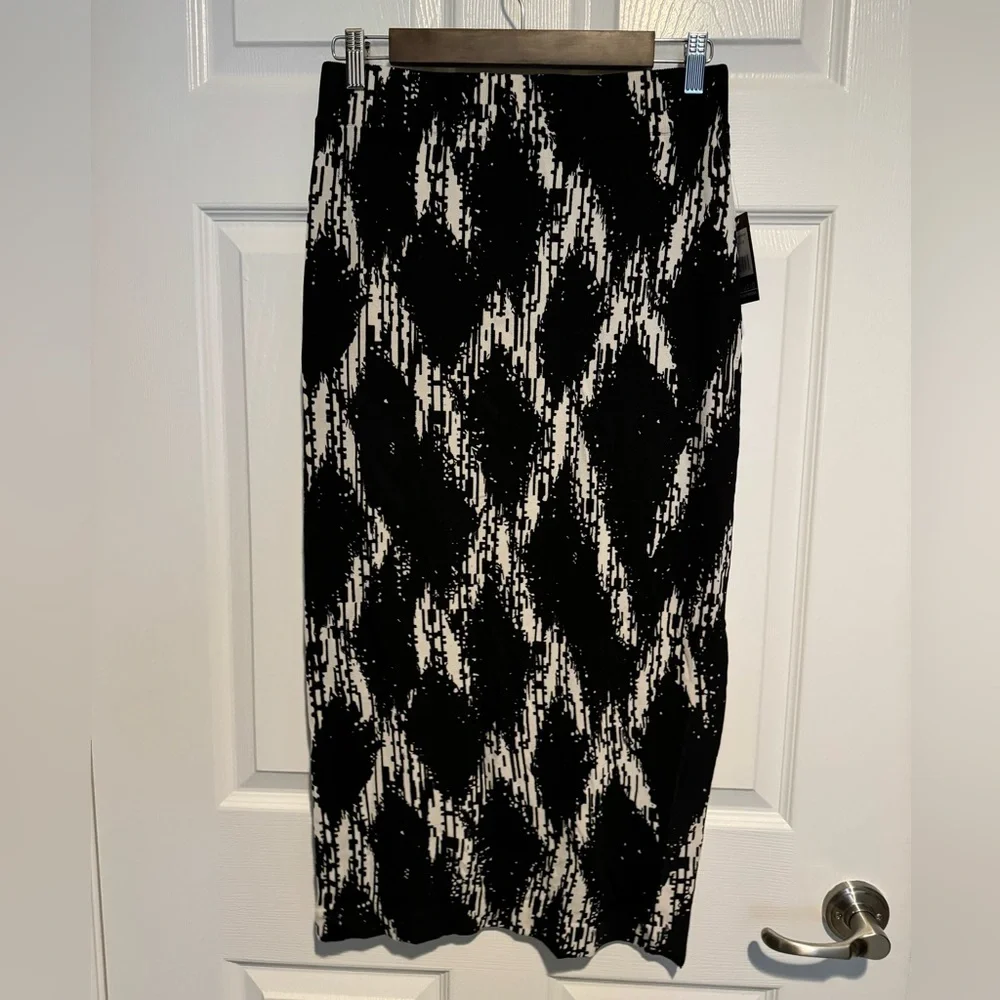 NWT Badgley Mischka skirt